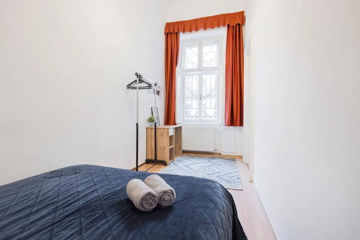 Mh008-Secluded Spacious Oasis-Best Location In Downtown Budapest
